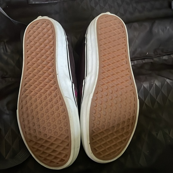 Barely worn ultra Cush slip ons - Picture 3 of 5